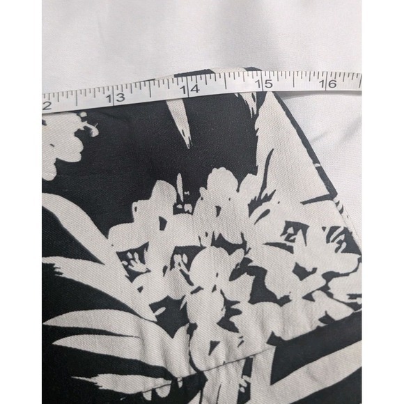 S.C. & Co Women's Skort M Black White Tropical Floral‎ Pull-On Tummy Control - Picture 3 of 6